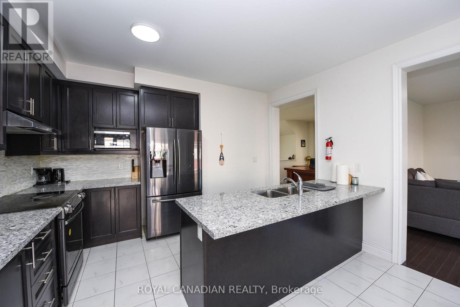 Upper - 8 Prairie Creek Crescent, Brampton, Ontario  L6Y 6C9 - Photo 9 - W12456580