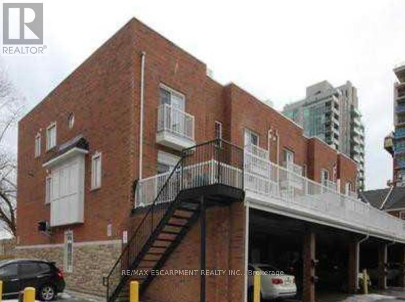 2099 Bates Common, Burlington, Ontario  L7R 0A5 - Photo 10 - W12456585