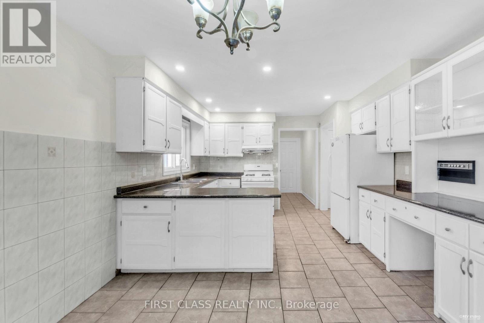 4290 Radisson Crescent, Mississauga, Ontario  L5M 4C1 - Photo 11 - W12456596