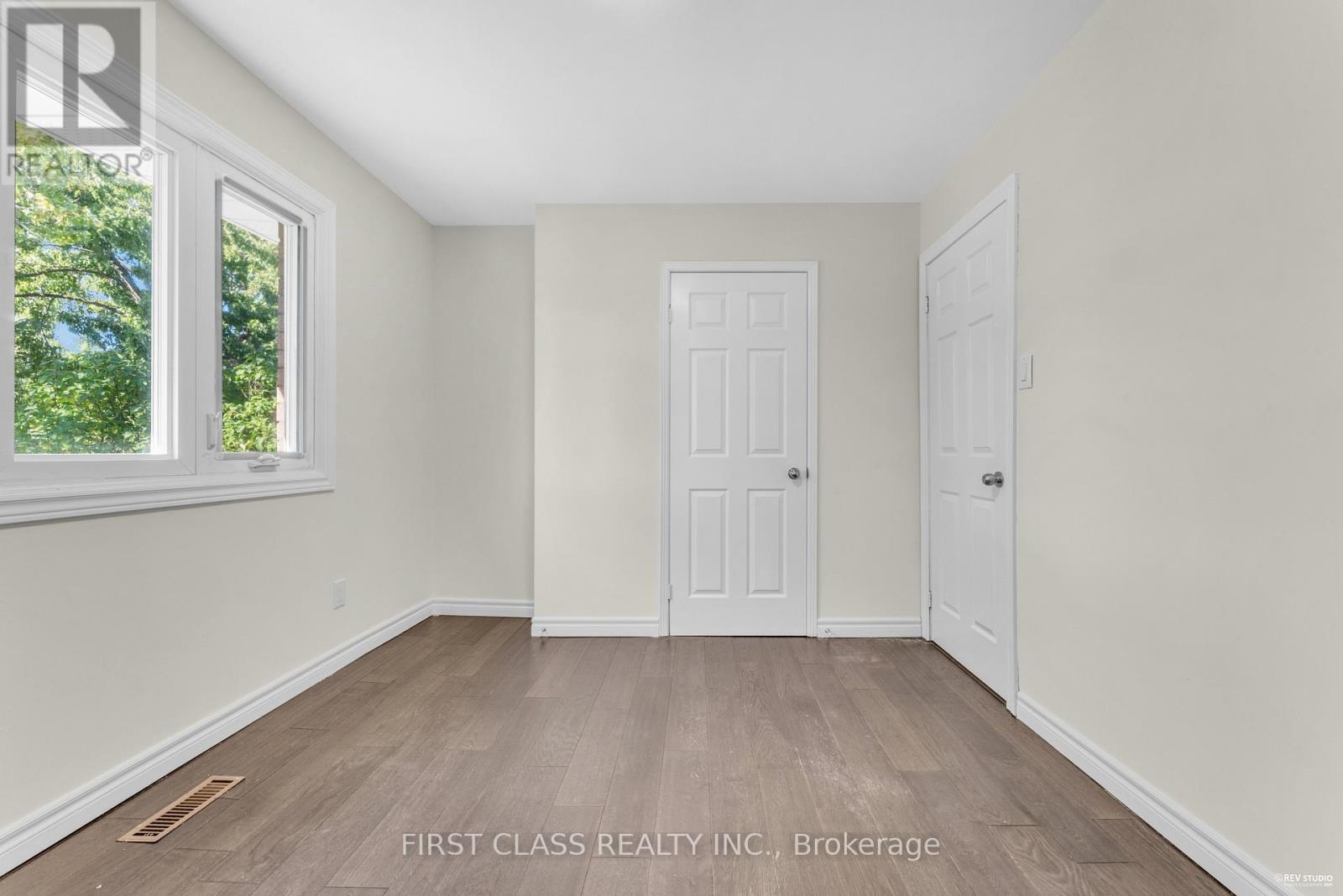 4290 Radisson Crescent, Mississauga, Ontario  L5M 4C1 - Photo 18 - W12456596