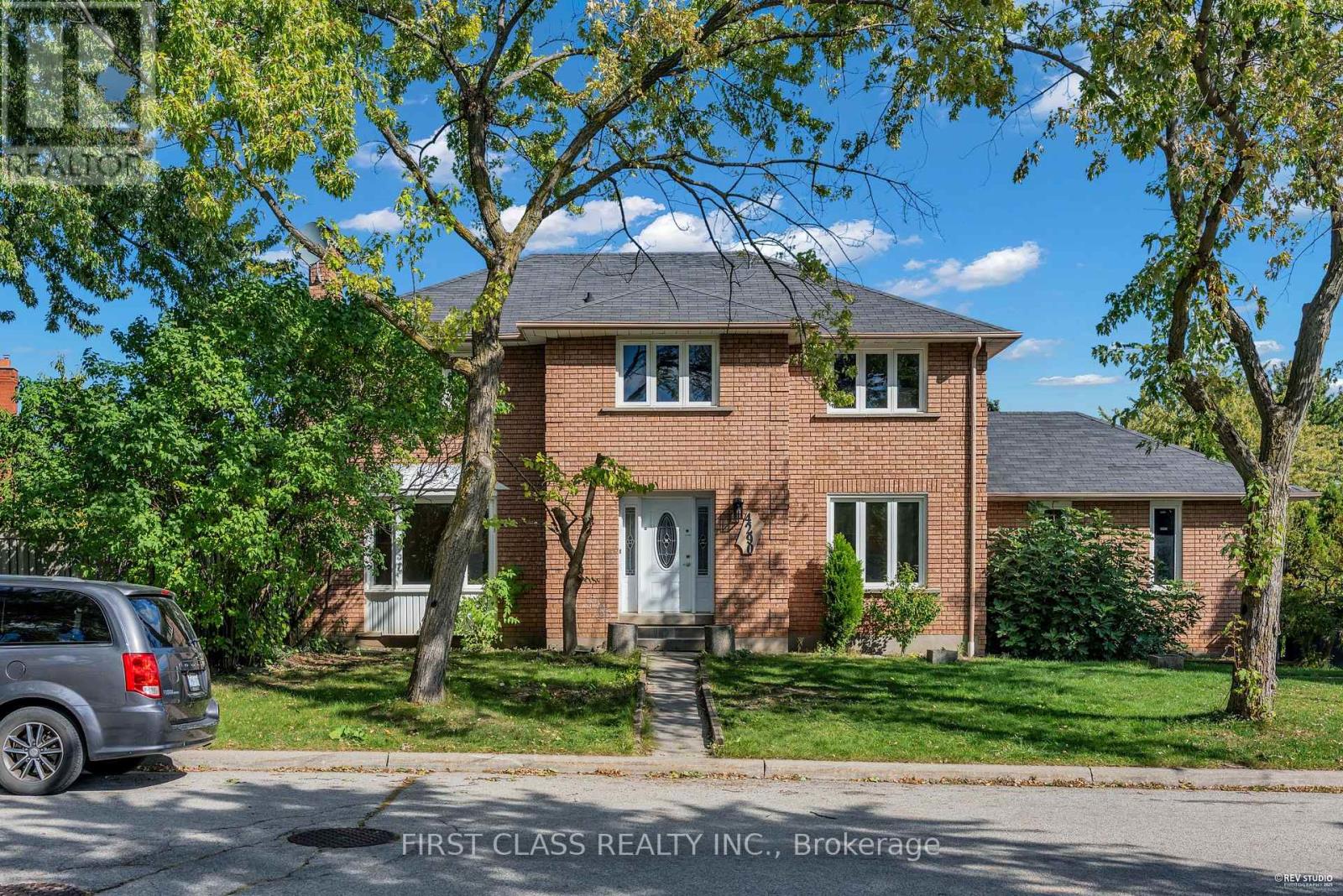 4290 Radisson Crescent, Mississauga, Ontario  L5M 4C1 - Photo 2 - W12456596