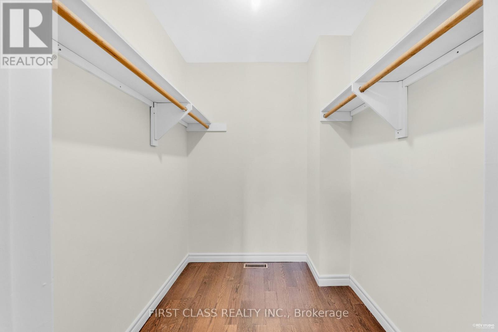 4290 Radisson Crescent, Mississauga, Ontario  L5M 4C1 - Photo 23 - W12456596