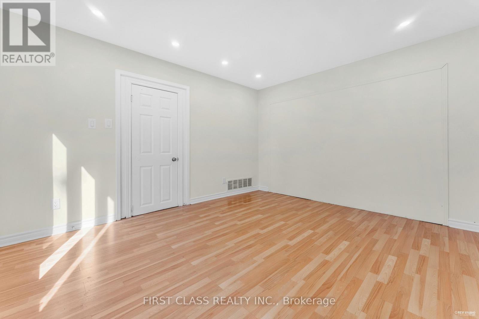4290 Radisson Crescent, Mississauga, Ontario  L5M 4C1 - Photo 29 - W12456596