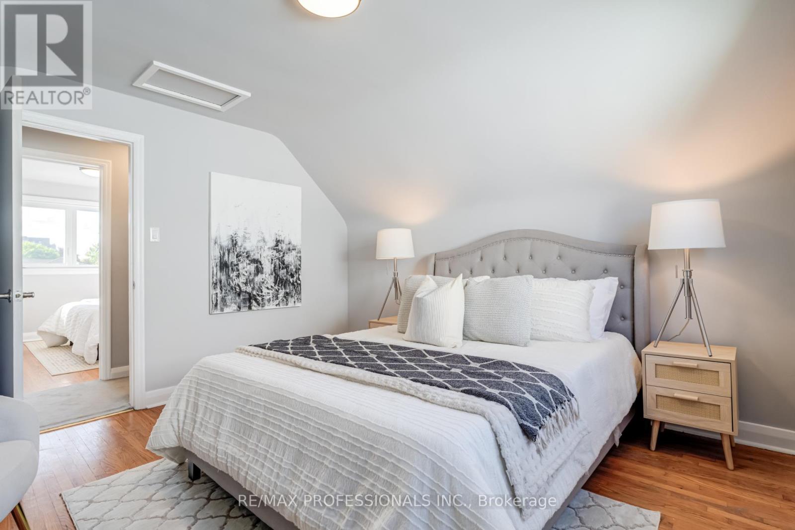 516 Browns Line, Toronto, Ontario  M8W 3V2 - Photo 16 - W12456615