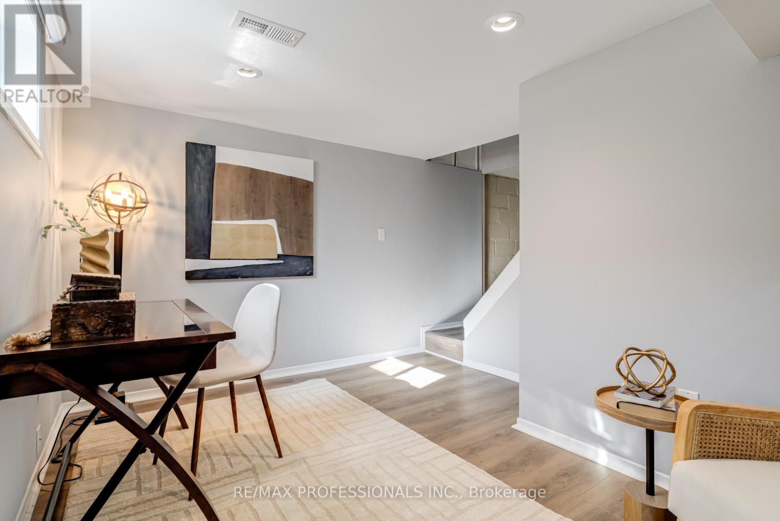 516 Browns Line, Toronto, Ontario  M8W 3V2 - Photo 23 - W12456615