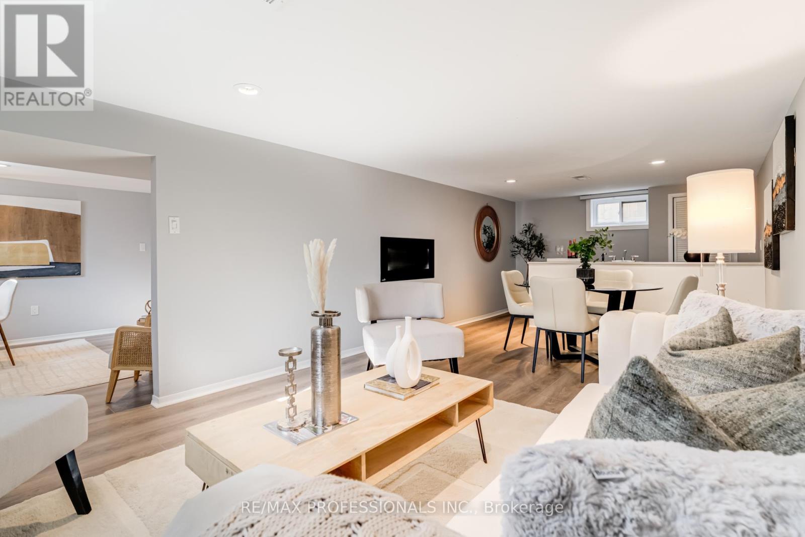 516 Browns Line, Toronto, Ontario  M8W 3V2 - Photo 26 - W12456615