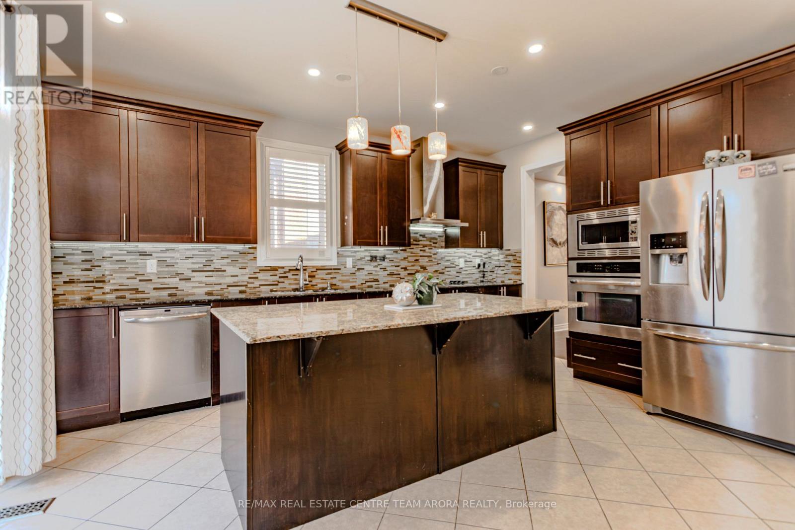 150 Lloyd Sanderson Drive, Brampton, Ontario  L6Y 0Z9 - Photo 10 - W12456616