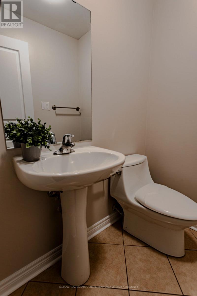 150 Lloyd Sanderson Drive, Brampton, Ontario  L6Y 0Z9 - Photo 19 - W12456616