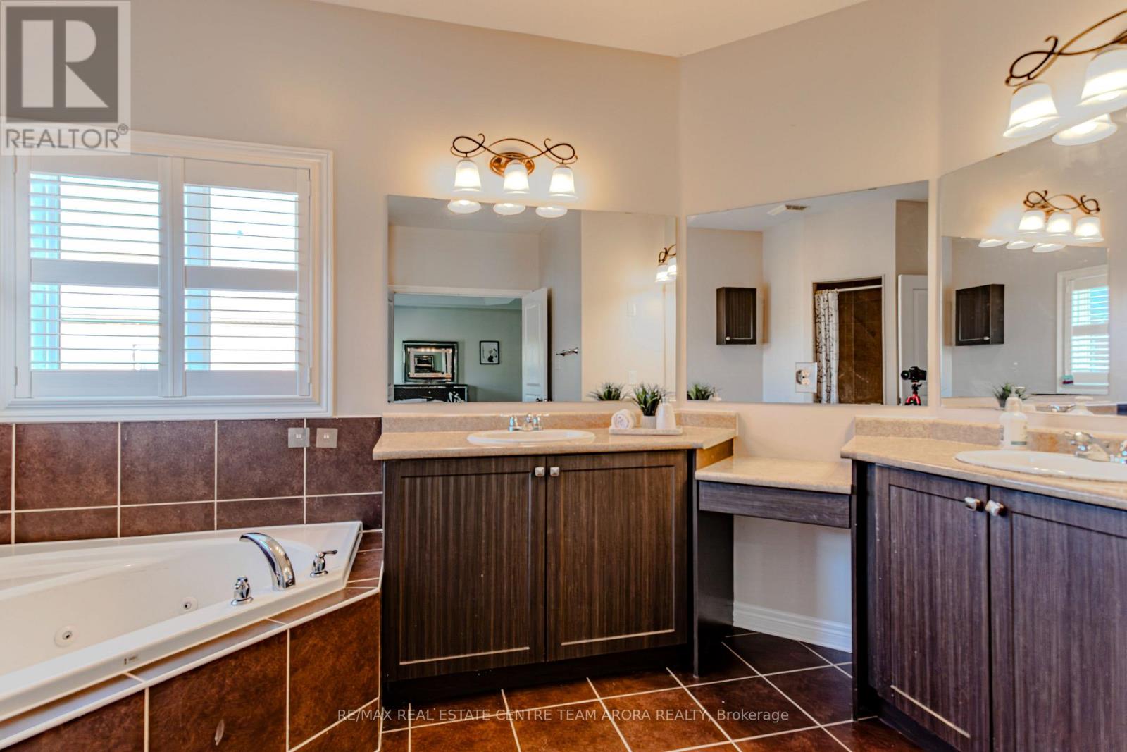 150 Lloyd Sanderson Drive, Brampton, Ontario  L6Y 0Z9 - Photo 25 - W12456616
