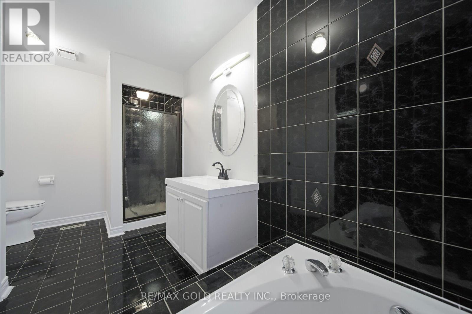 4 Sahara Trail, Brampton, Ontario  L6R 1P2 - Photo 23 - W12456618