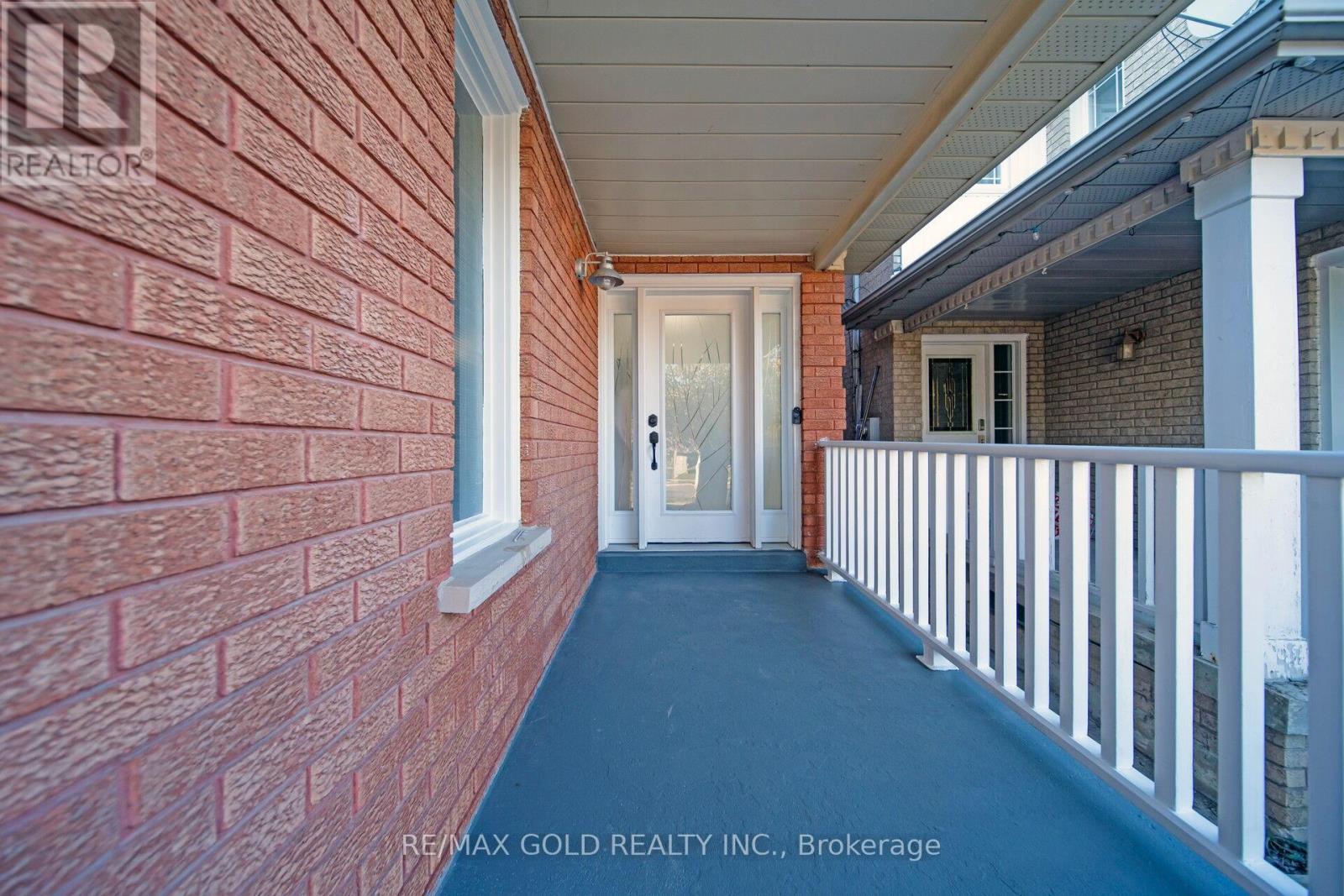 4 Sahara Trail, Brampton, Ontario  L6R 1P2 - Photo 3 - W12456618