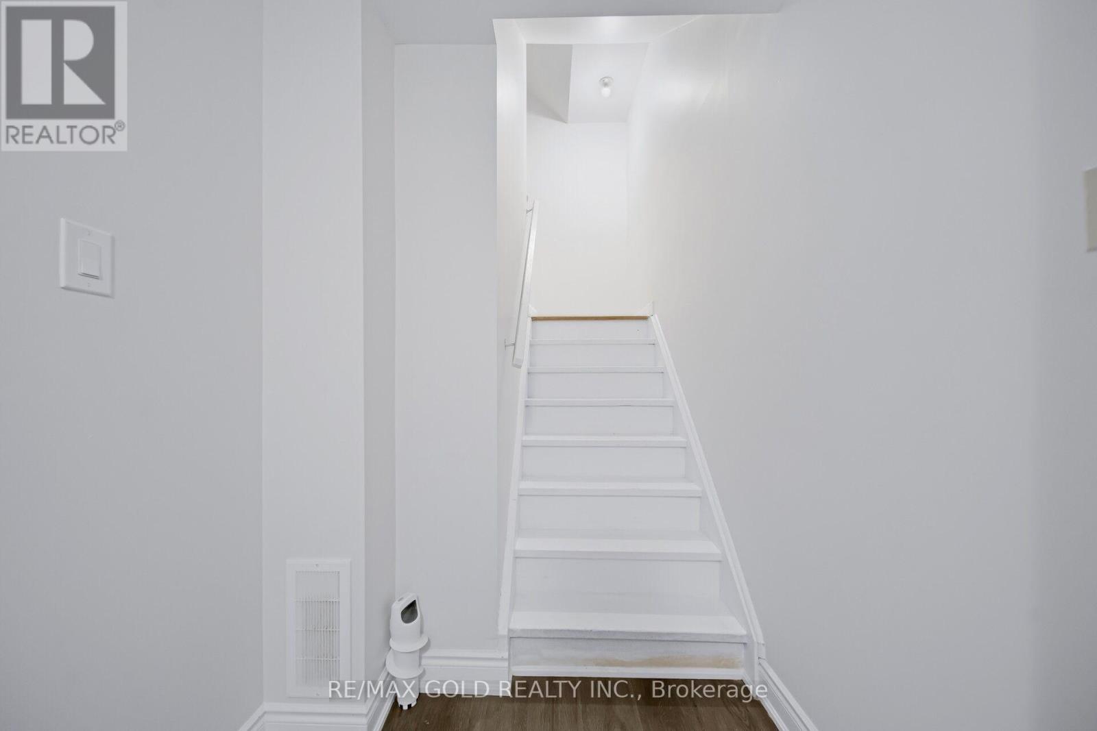 4 Sahara Trail, Brampton, Ontario  L6R 1P2 - Photo 34 - W12456618