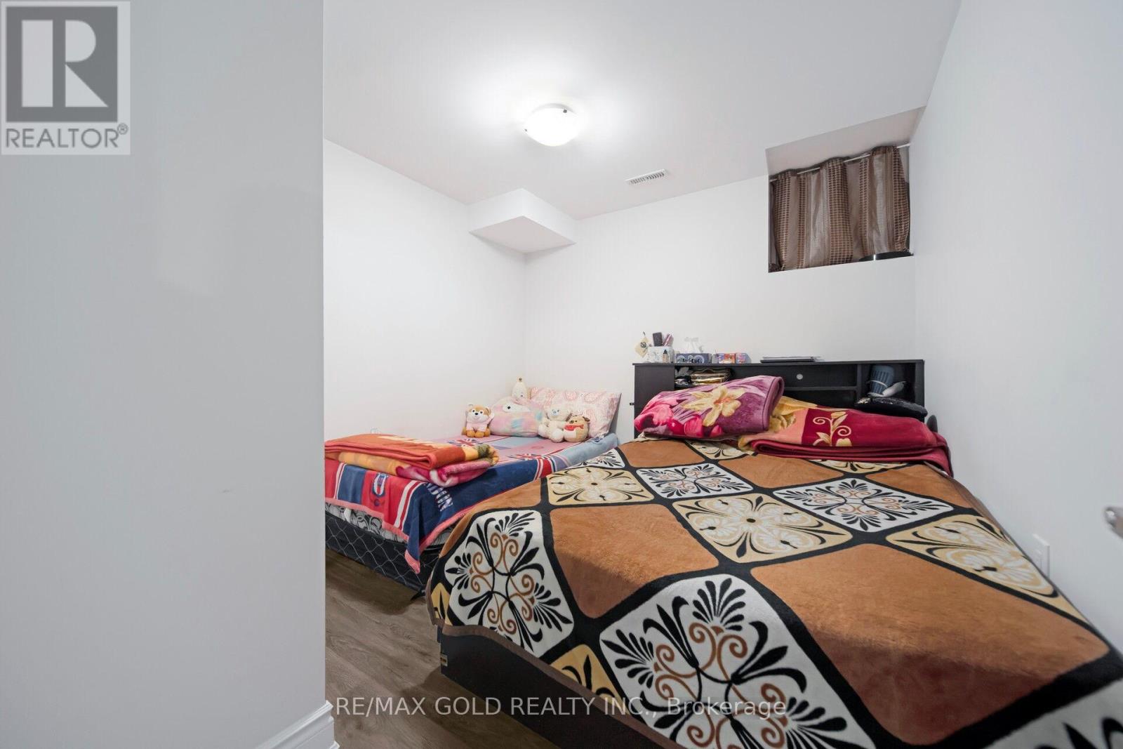 4 Sahara Trail, Brampton, Ontario  L6R 1P2 - Photo 37 - W12456618