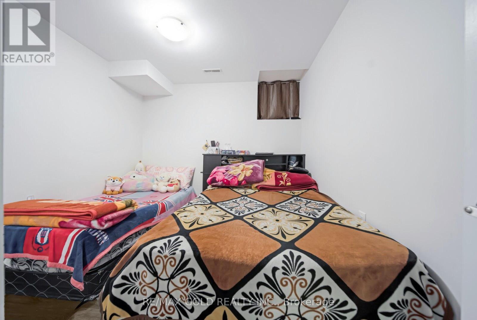 4 Sahara Trail, Brampton, Ontario  L6R 1P2 - Photo 38 - W12456618