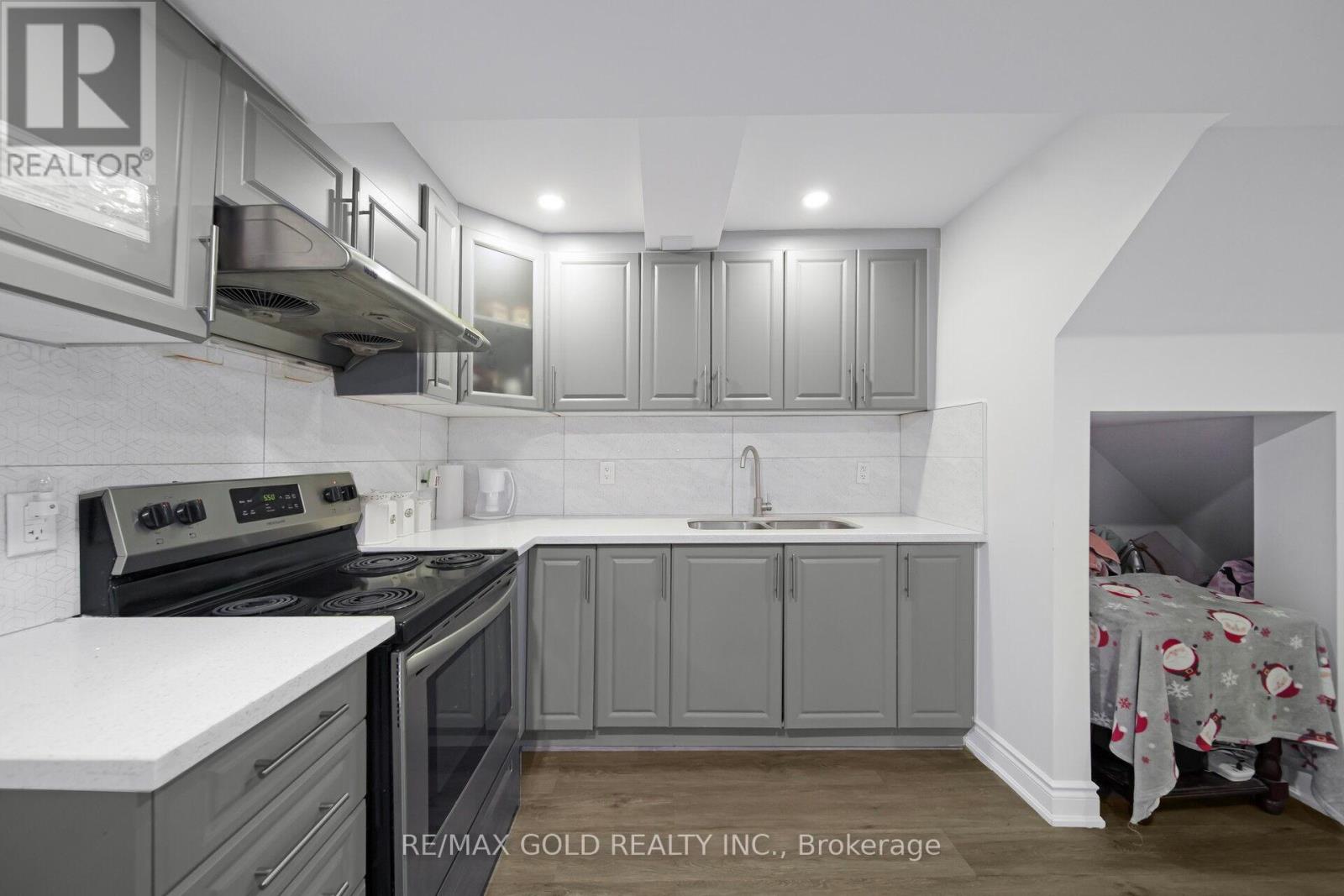 4 Sahara Trail, Brampton, Ontario  L6R 1P2 - Photo 40 - W12456618