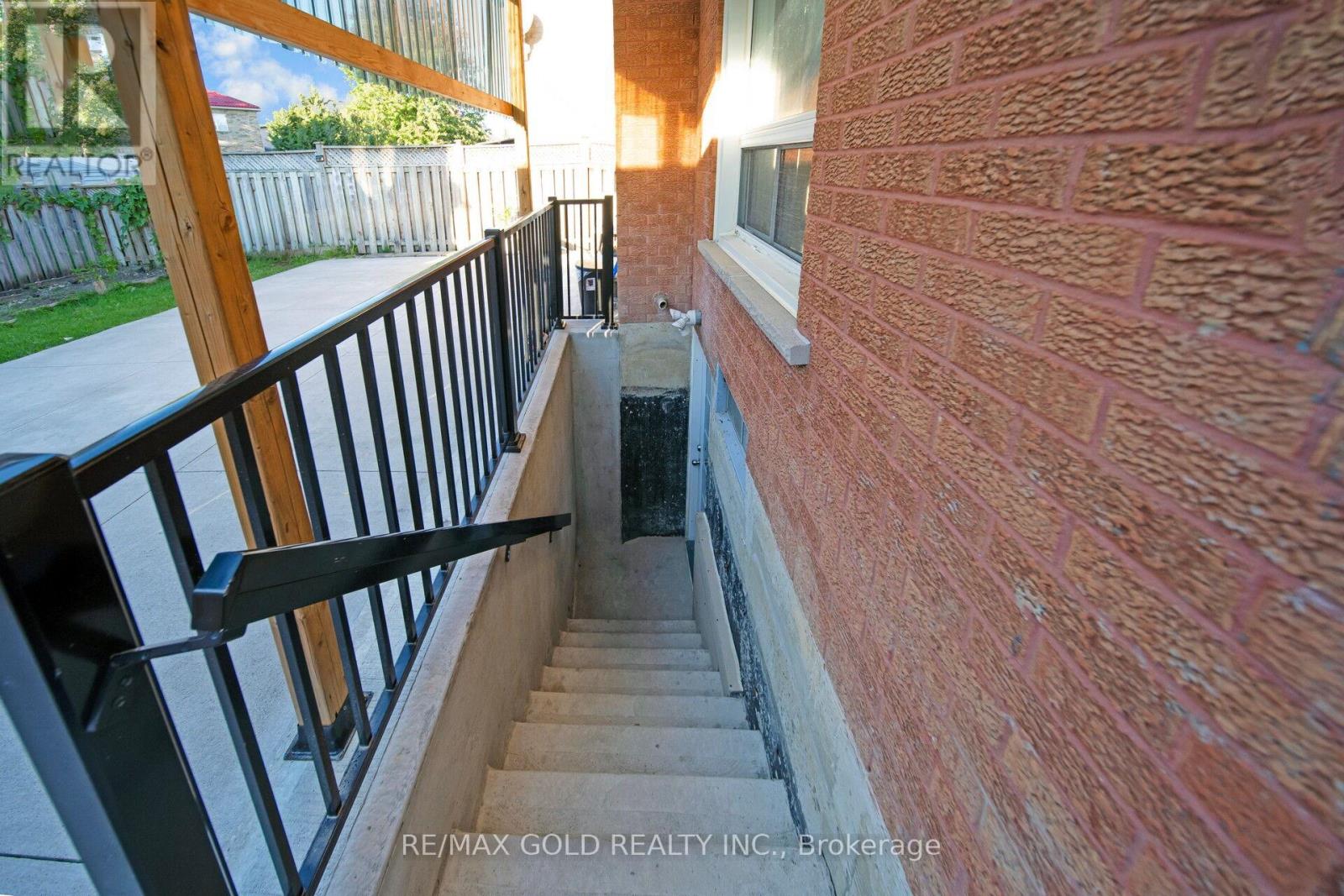 4 Sahara Trail, Brampton, Ontario  L6R 1P2 - Photo 48 - W12456618