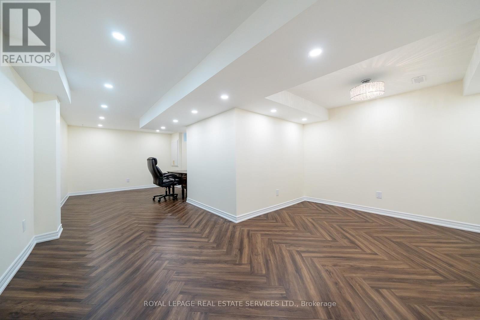 2177 Calloway Drive, Oakville, Ontario  L6M 4V2 - Photo 24 - W12456626