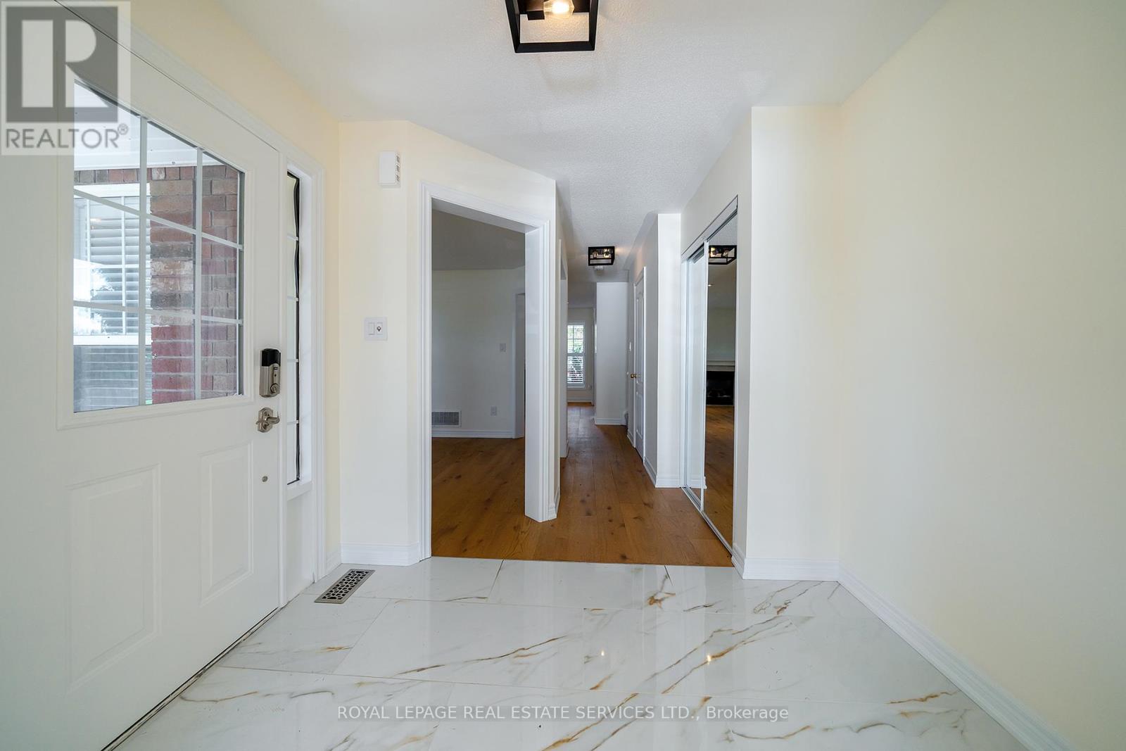 2177 Calloway Drive, Oakville, Ontario  L6M 4V2 - Photo 6 - W12456626