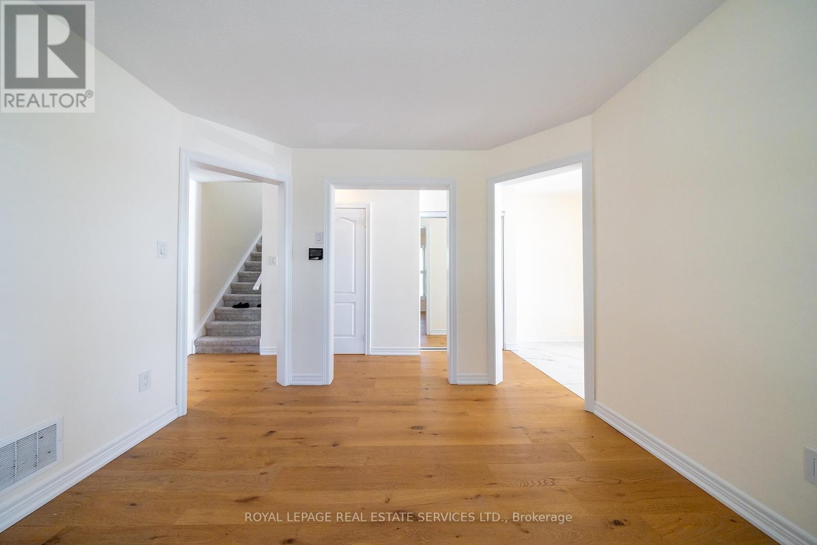2177 Calloway Drive, Oakville, Ontario  L6M 4V2 - Photo 9 - W12456626
