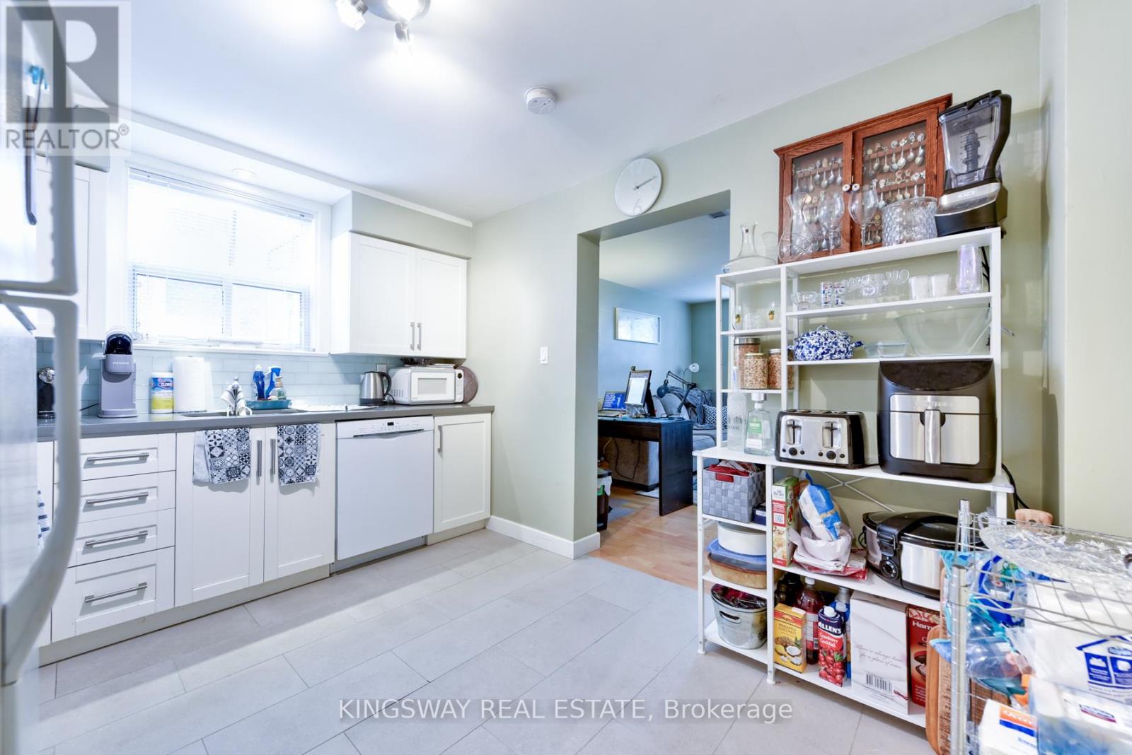 29 Evans Avenue, Toronto, Ontario  M6S 3V7 - Photo 12 - W12456629