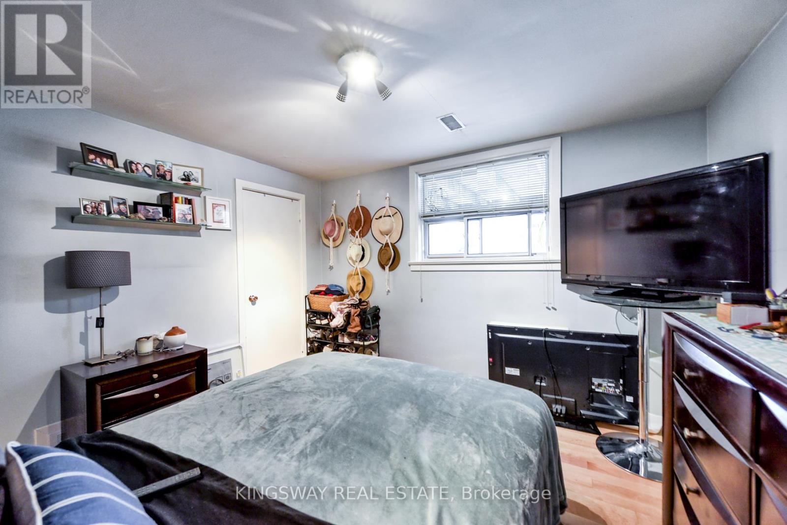 29 Evans Avenue, Toronto, Ontario  M6S 3V7 - Photo 15 - W12456629