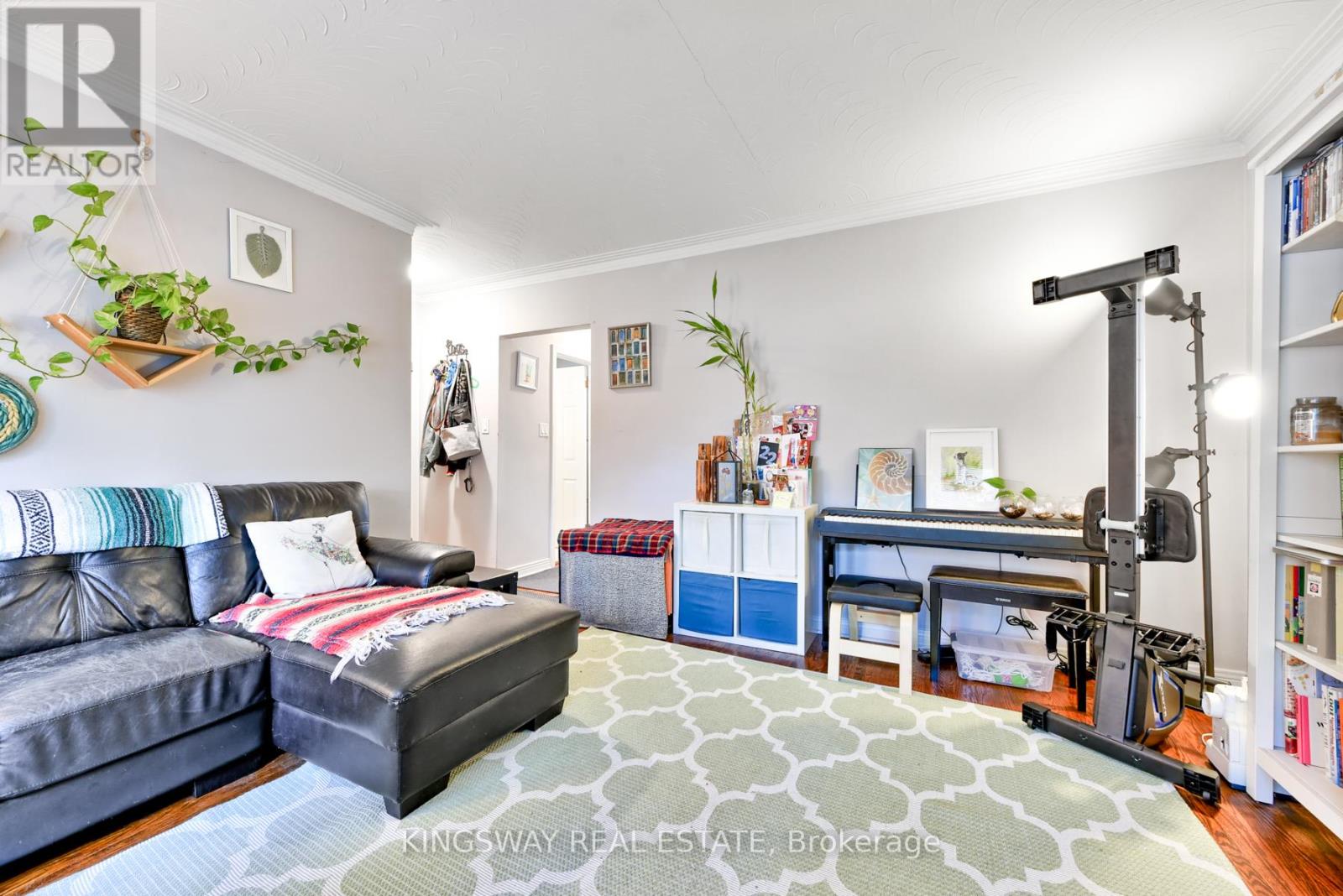 29 Evans Avenue, Toronto, Ontario  M6S 3V7 - Photo 18 - W12456629