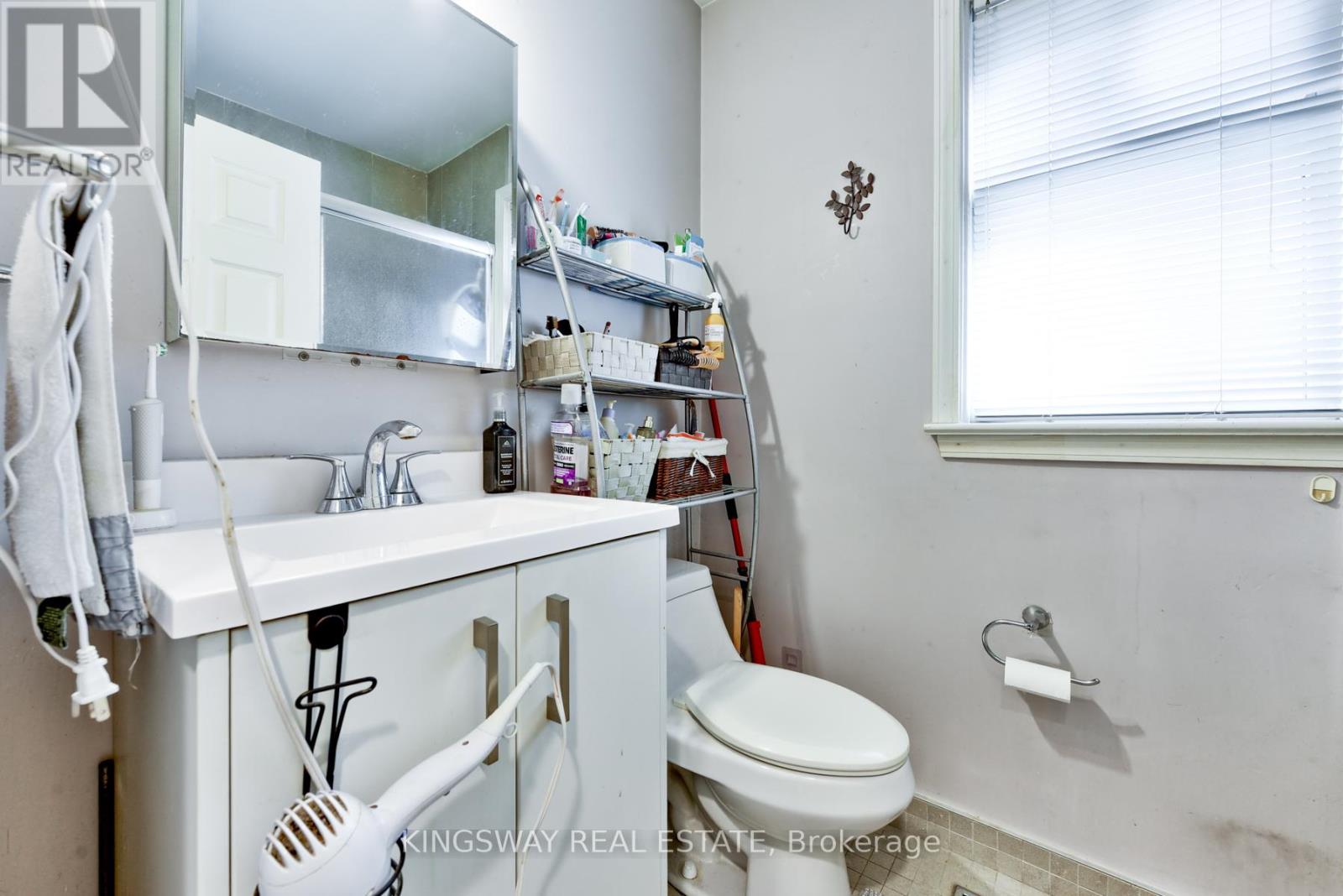 29 Evans Avenue, Toronto, Ontario  M6S 3V7 - Photo 20 - W12456629