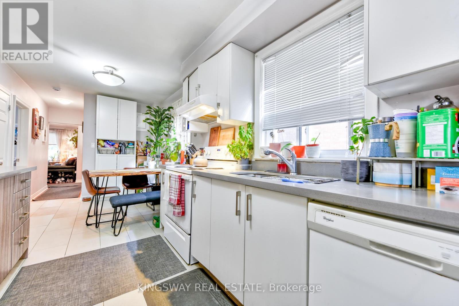 29 Evans Avenue, Toronto, Ontario  M6S 3V7 - Photo 25 - W12456629