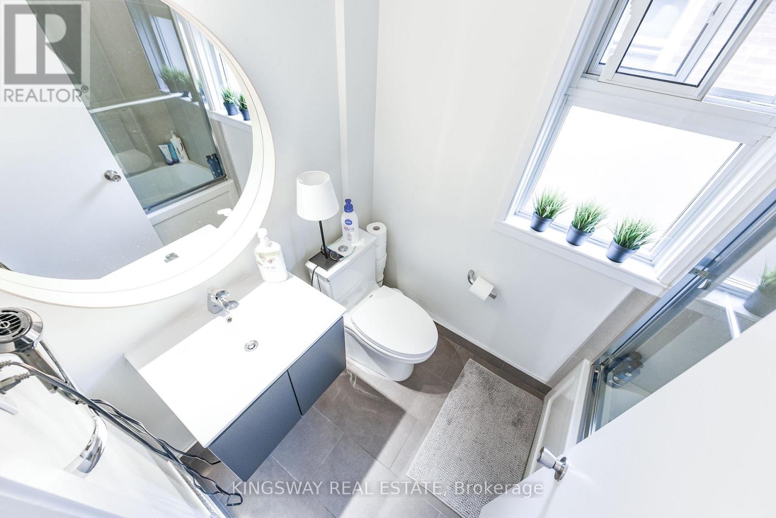 29 Evans Avenue, Toronto, Ontario  M6S 3V7 - Photo 47 - W12456629