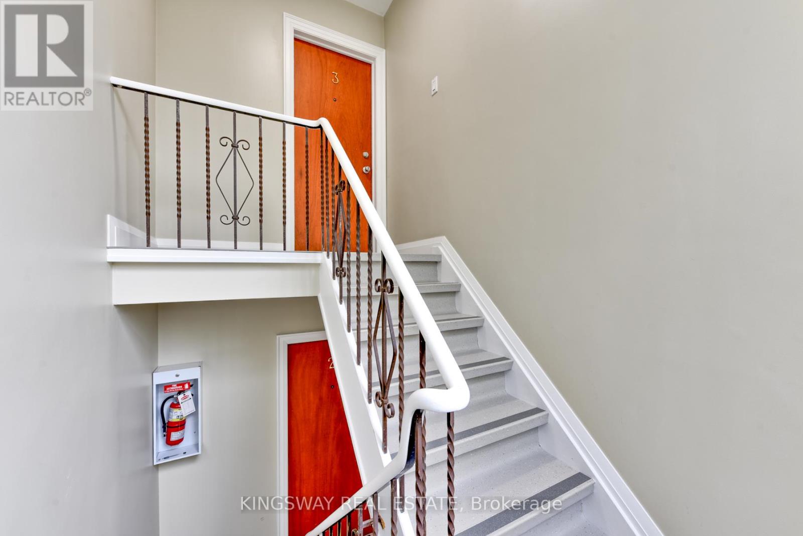 29 Evans Avenue, Toronto, Ontario  M6S 3V7 - Photo 6 - W12456629