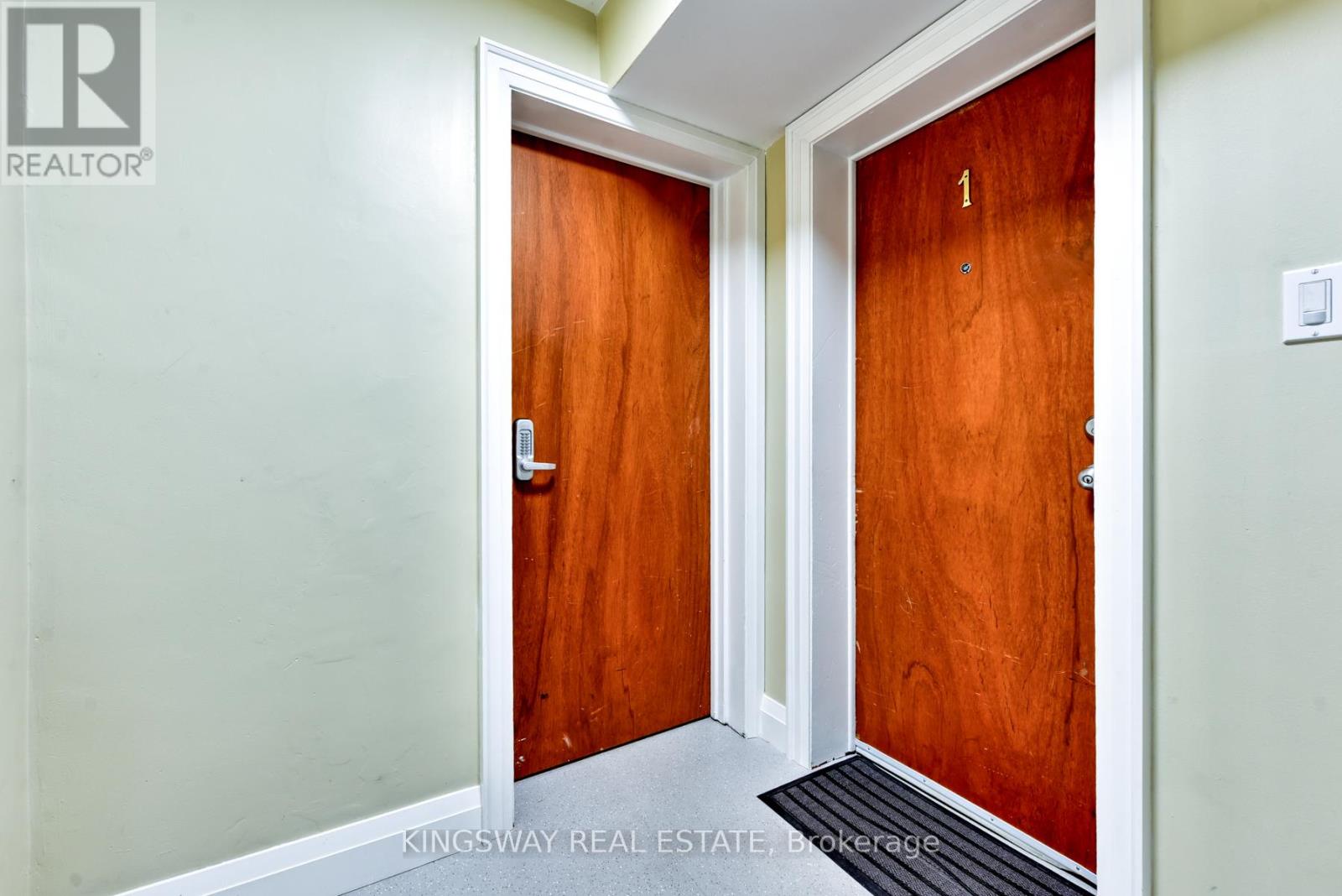 29 Evans Avenue, Toronto, Ontario  M6S 3V7 - Photo 8 - W12456629