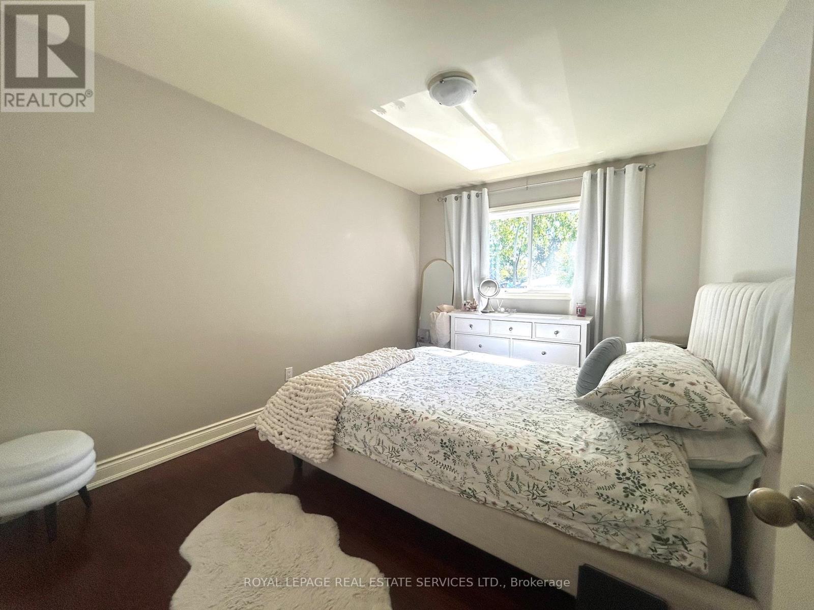 4011 Grapehill Avenue, Burlington, Ontario  L7L 1R1 - Photo 13 - W12456634