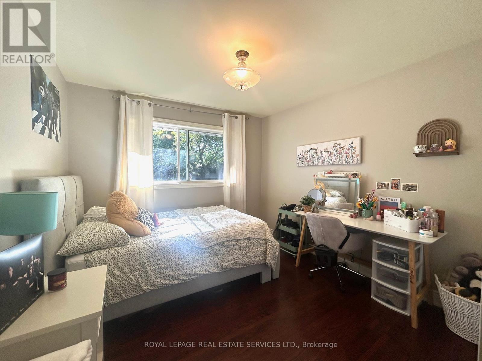 4011 Grapehill Avenue, Burlington, Ontario  L7L 1R1 - Photo 16 - W12456634