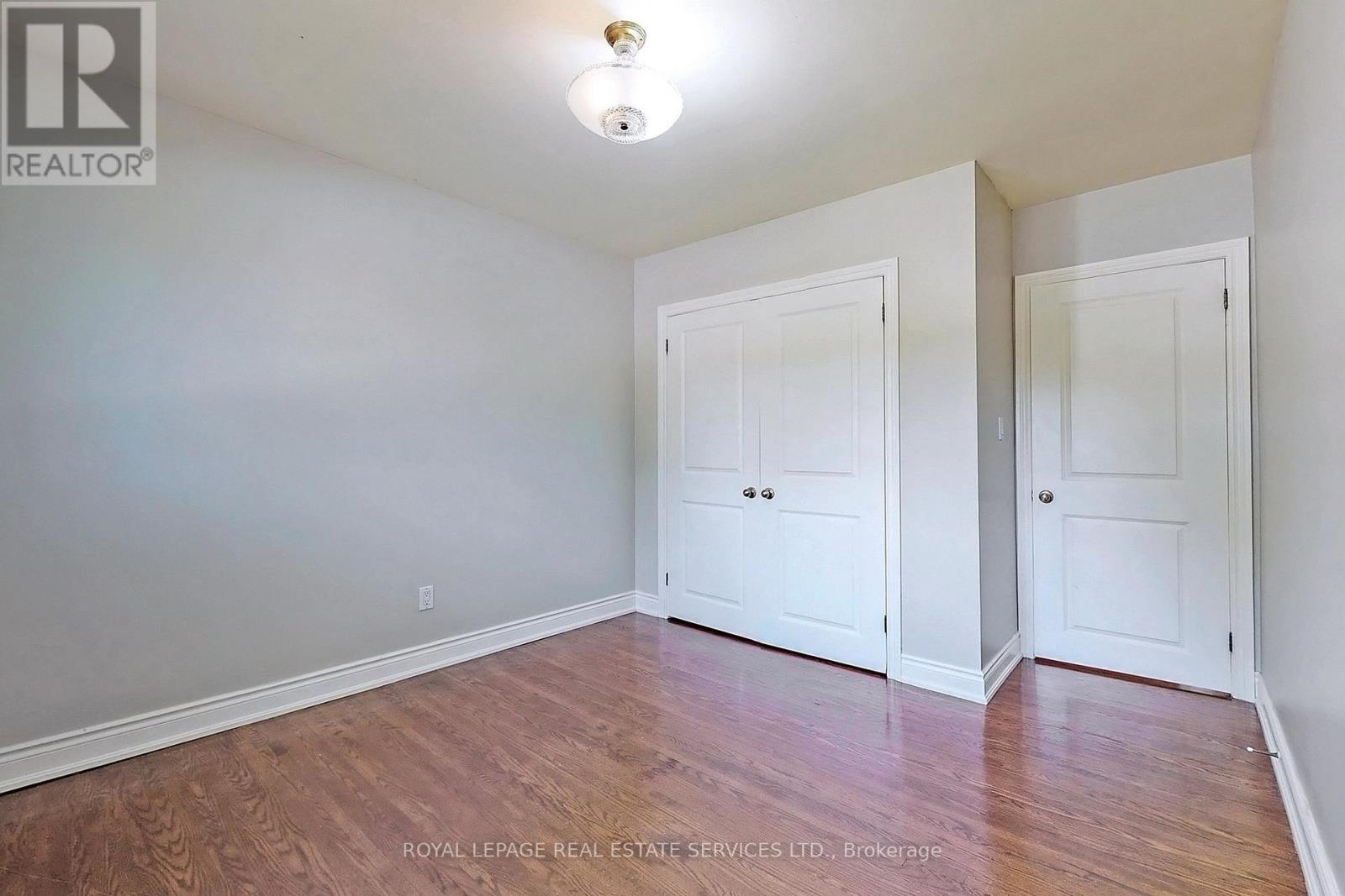 4011 Grapehill Avenue, Burlington, Ontario  L7L 1R1 - Photo 18 - W12456634
