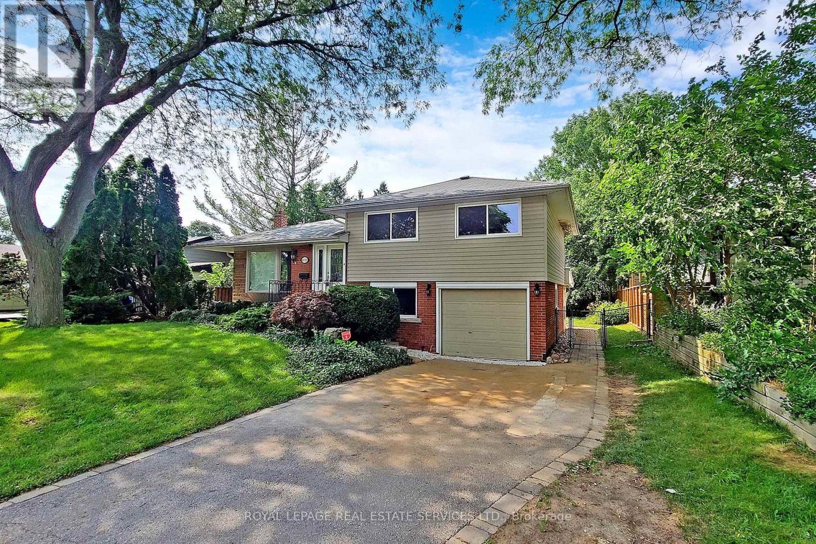 4011 Grapehill Avenue, Burlington, Ontario  L7L 1R1 - Photo 2 - W12456634