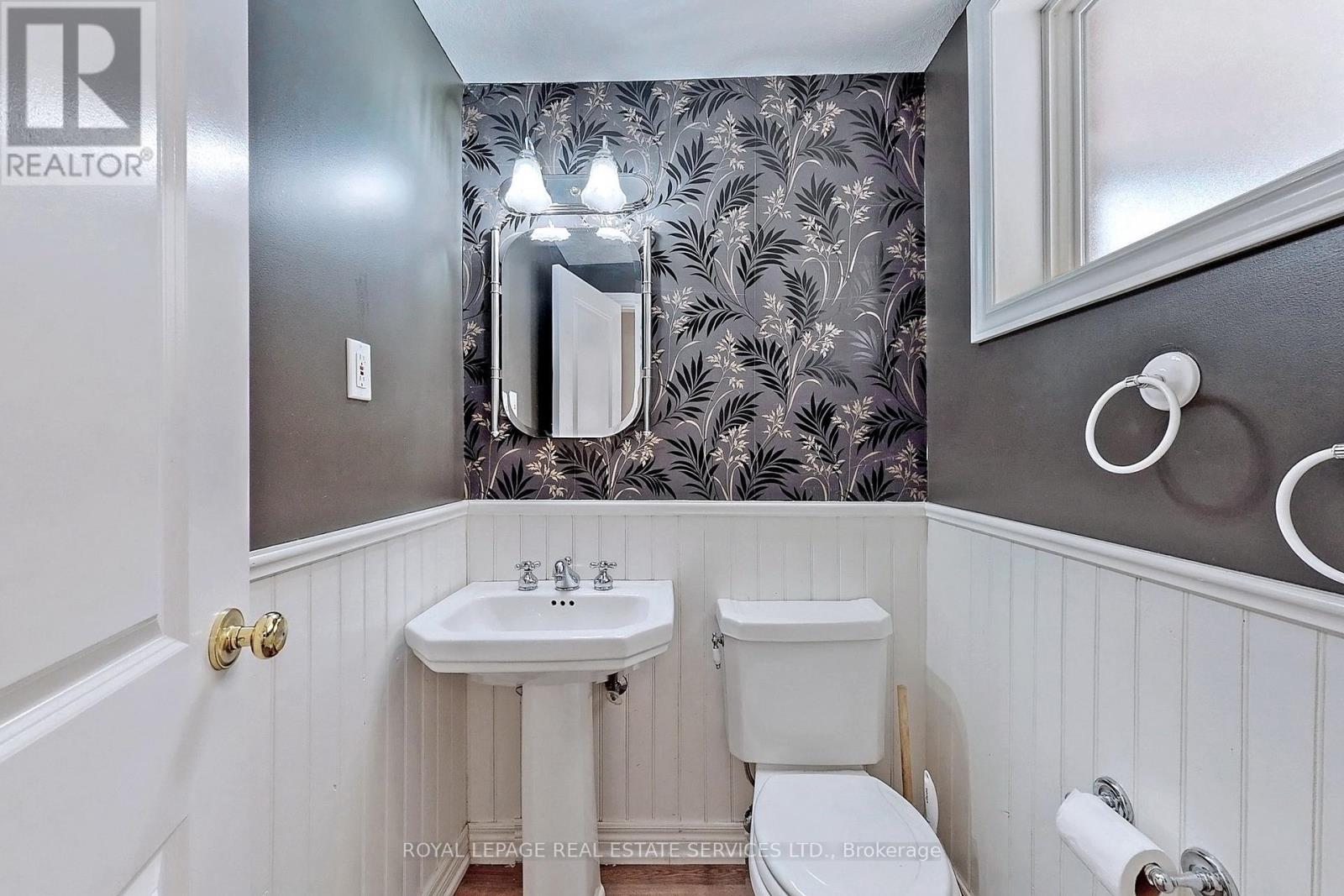4011 Grapehill Avenue, Burlington, Ontario  L7L 1R1 - Photo 24 - W12456634