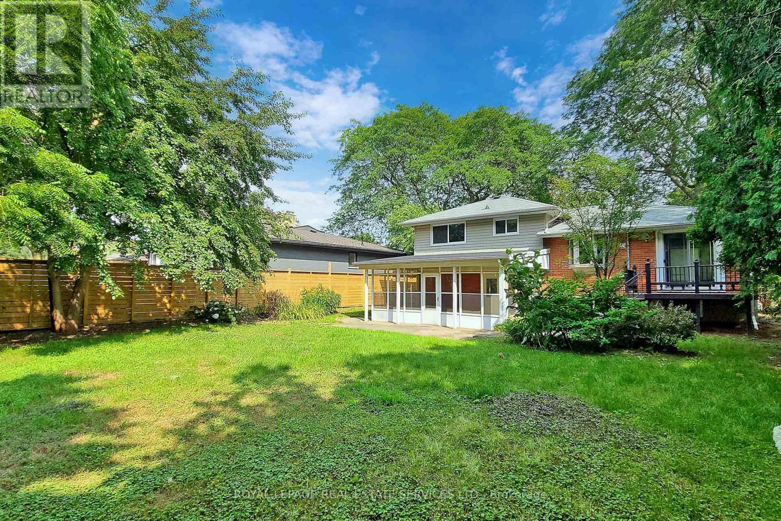 4011 Grapehill Avenue, Burlington, Ontario  L7L 1R1 - Photo 35 - W12456634