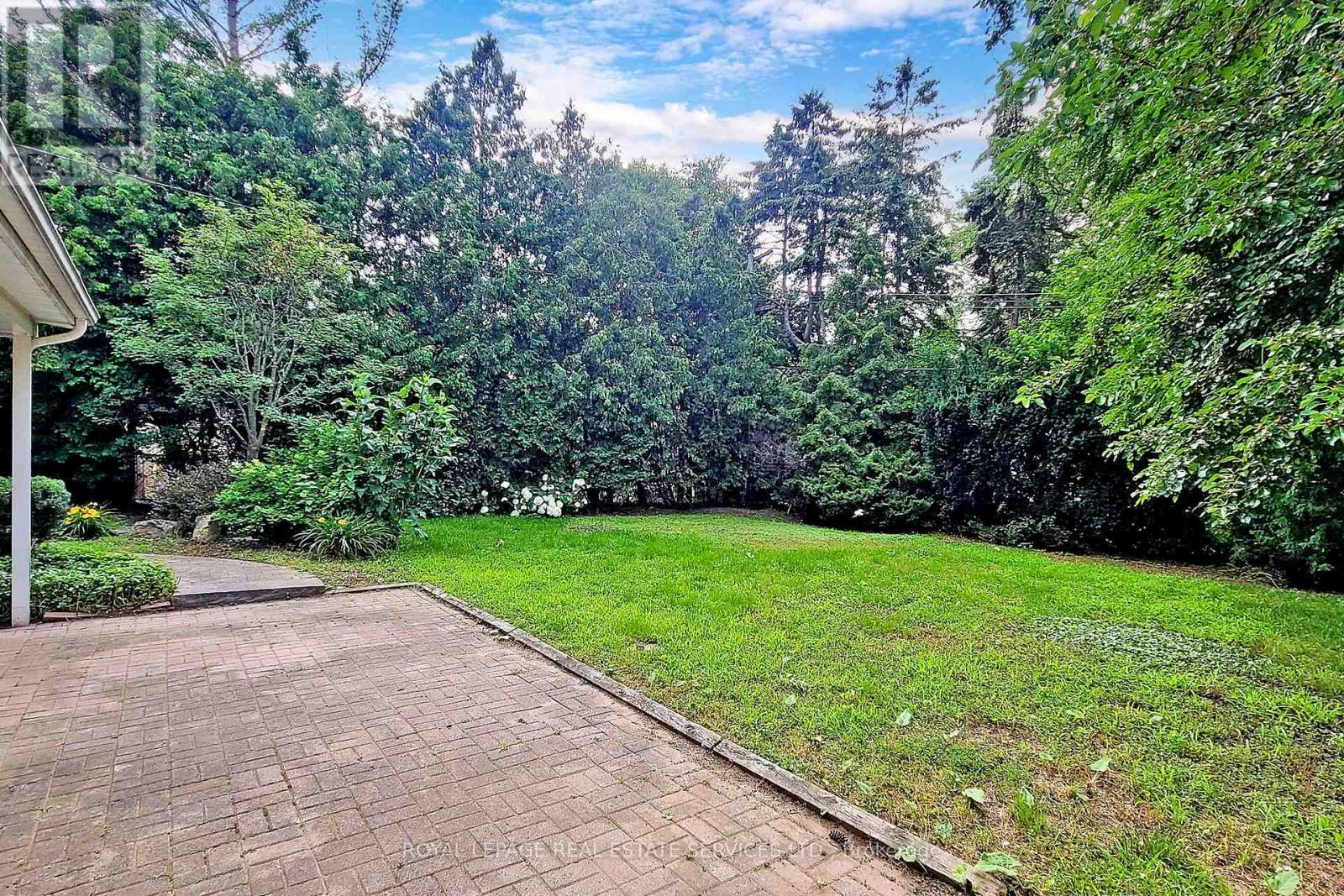4011 Grapehill Avenue, Burlington, Ontario  L7L 1R1 - Photo 37 - W12456634