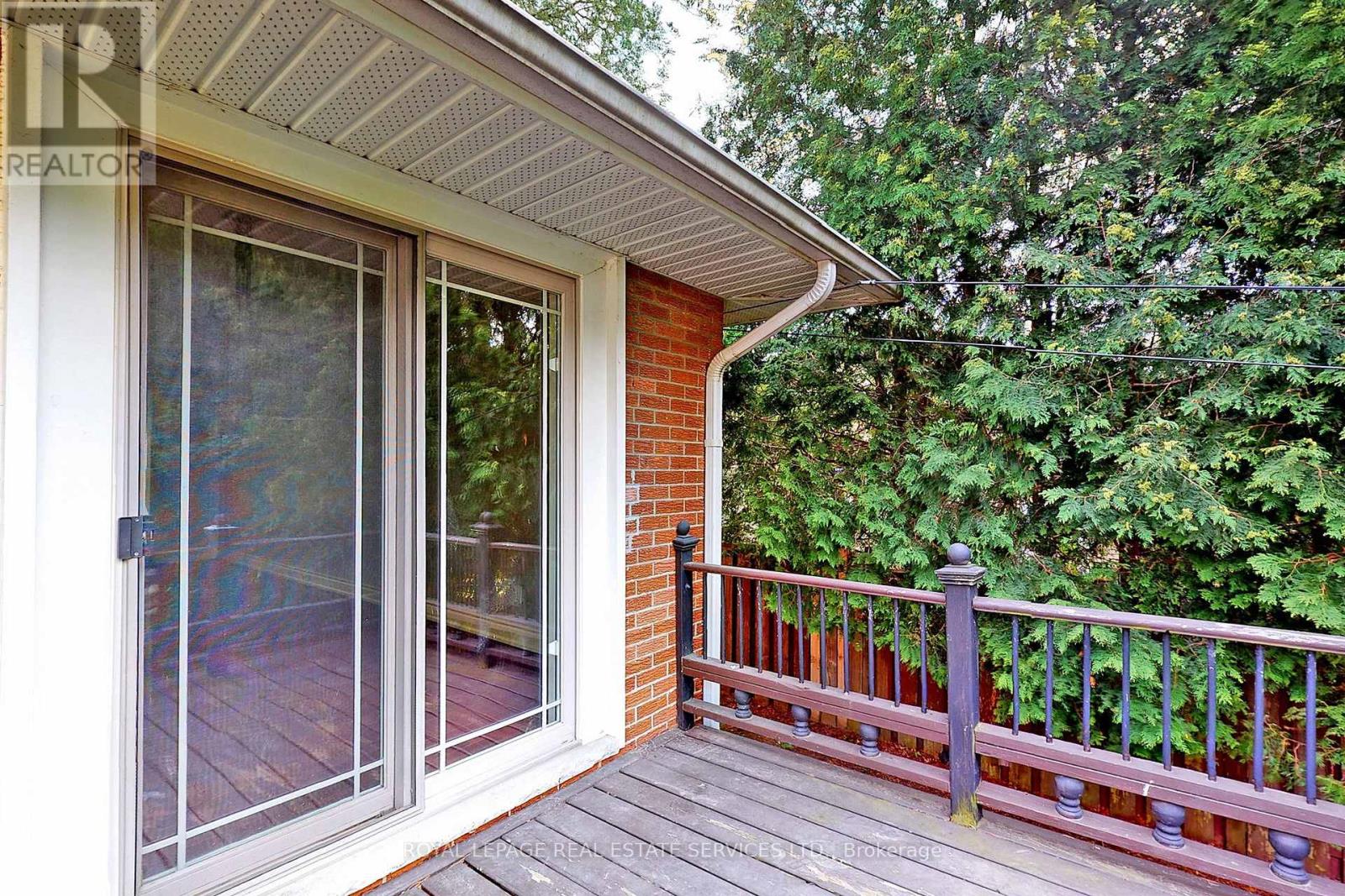 4011 Grapehill Avenue, Burlington, Ontario  L7L 1R1 - Photo 40 - W12456634