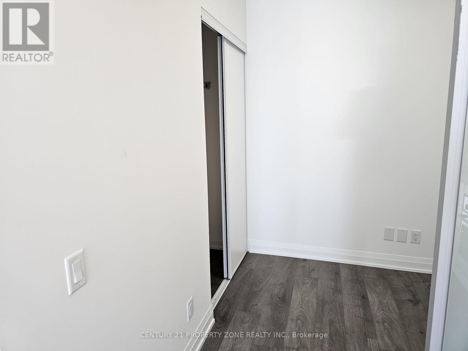 2106 - 4015 The Exchange, Mississauga, Ontario  L5B 0N9 - Photo 8 - W12456637