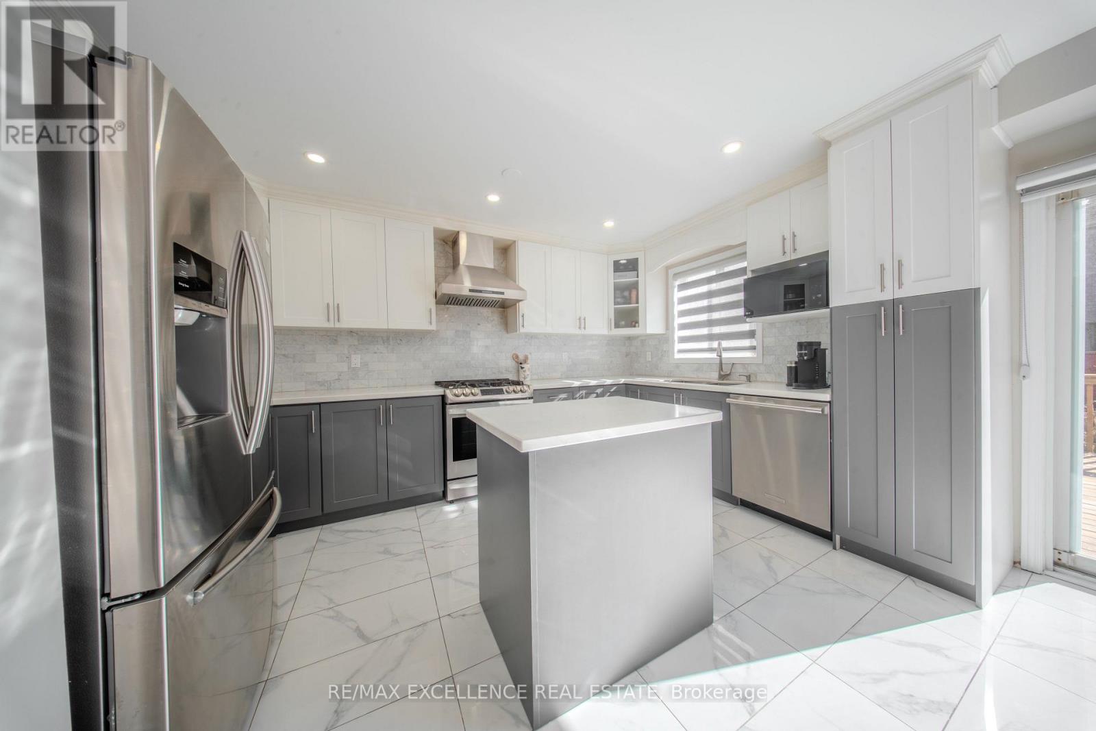 111 River Rock Crescent, Brampton, Ontario  L7A 2M4 - Photo 12 - W12456641
