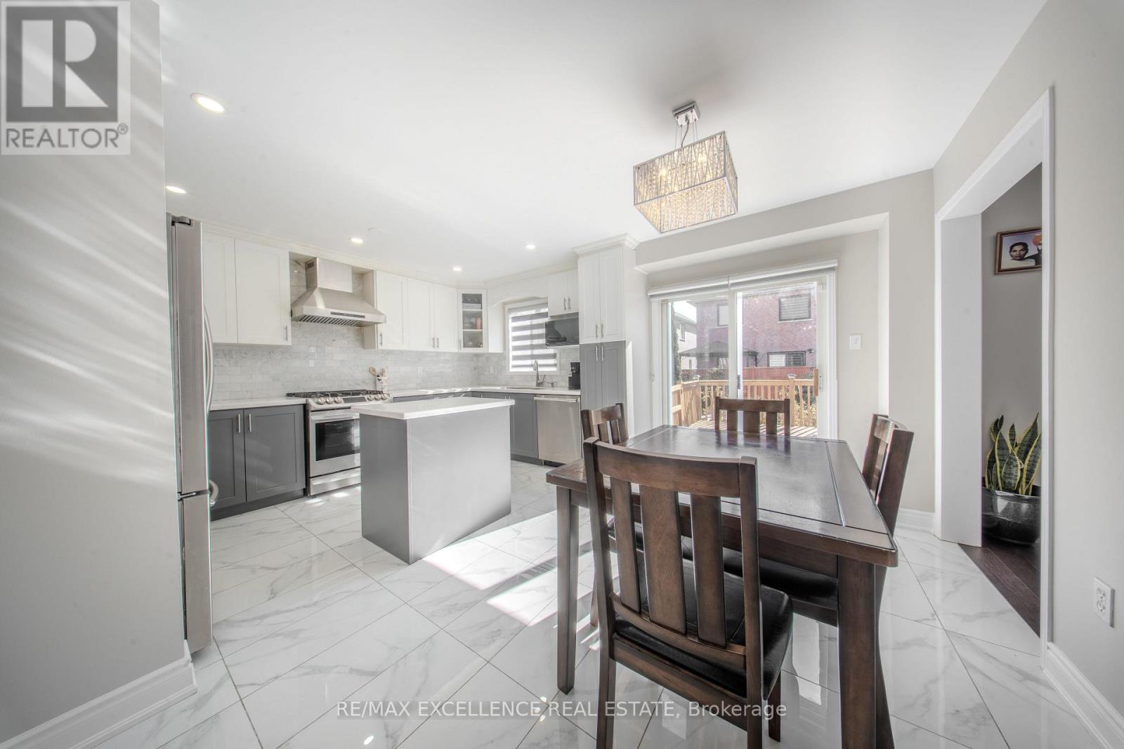 111 River Rock Crescent, Brampton, Ontario  L7A 2M4 - Photo 13 - W12456641