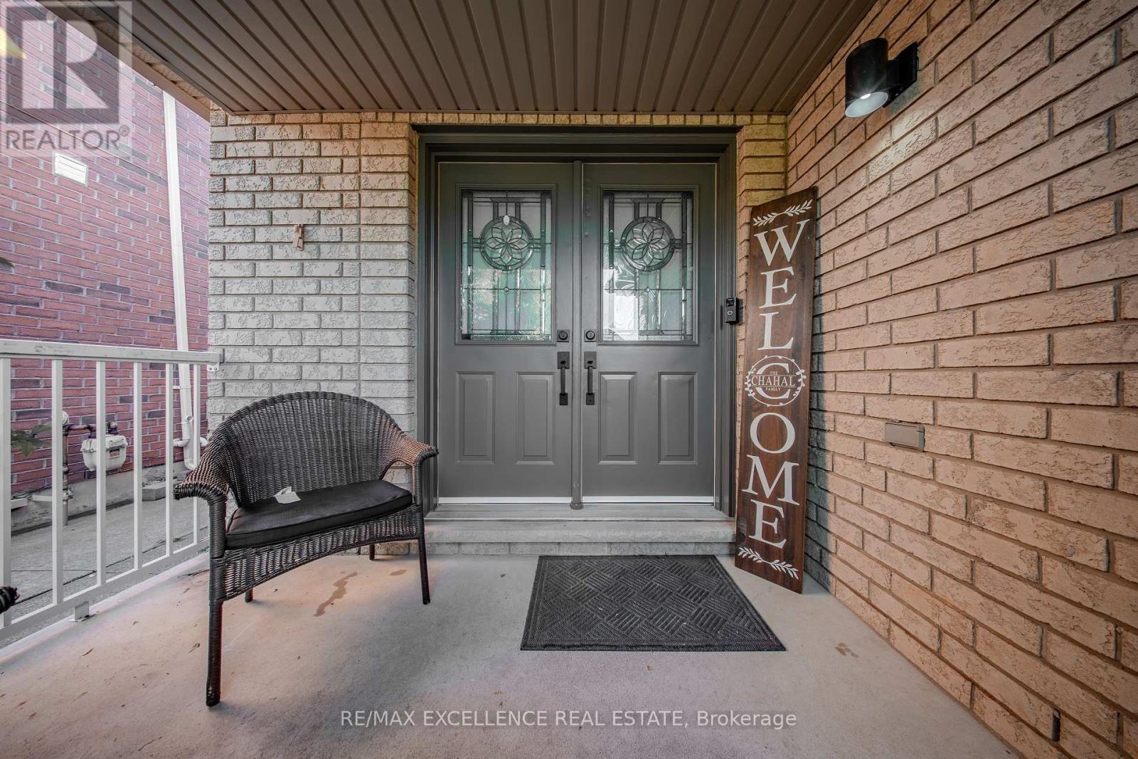 111 River Rock Crescent, Brampton, Ontario  L7A 2M4 - Photo 4 - W12456641