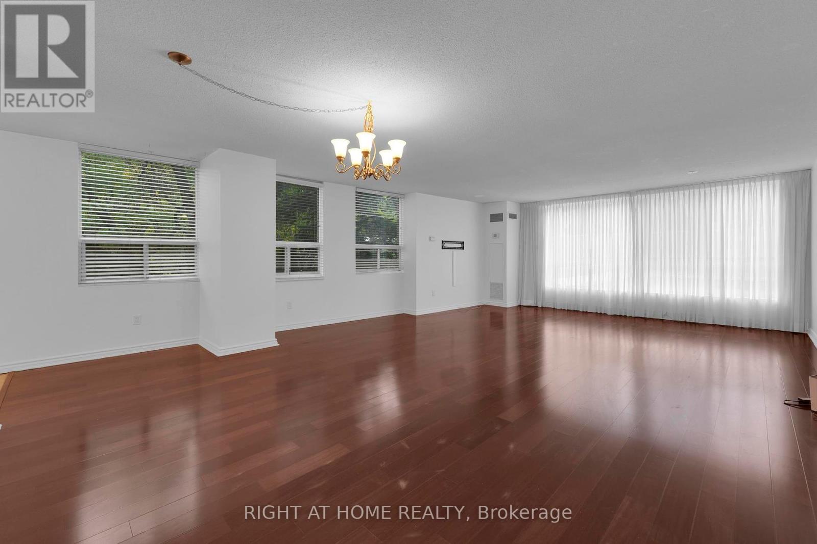 205 - 3650 Kaneff Crescent, Mississauga, Ontario  L5A 4A1 - Photo 17 - W12456647