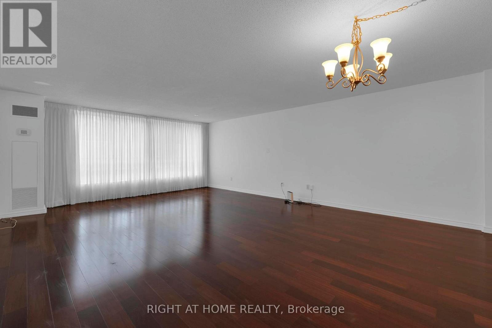 205 - 3650 Kaneff Crescent, Mississauga, Ontario  L5A 4A1 - Photo 20 - W12456647