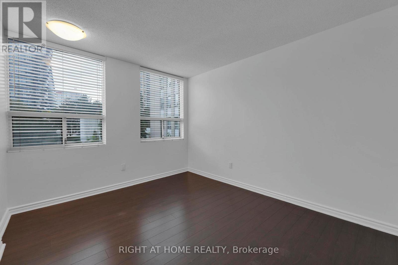205 - 3650 Kaneff Crescent, Mississauga, Ontario  L5A 4A1 - Photo 22 - W12456647