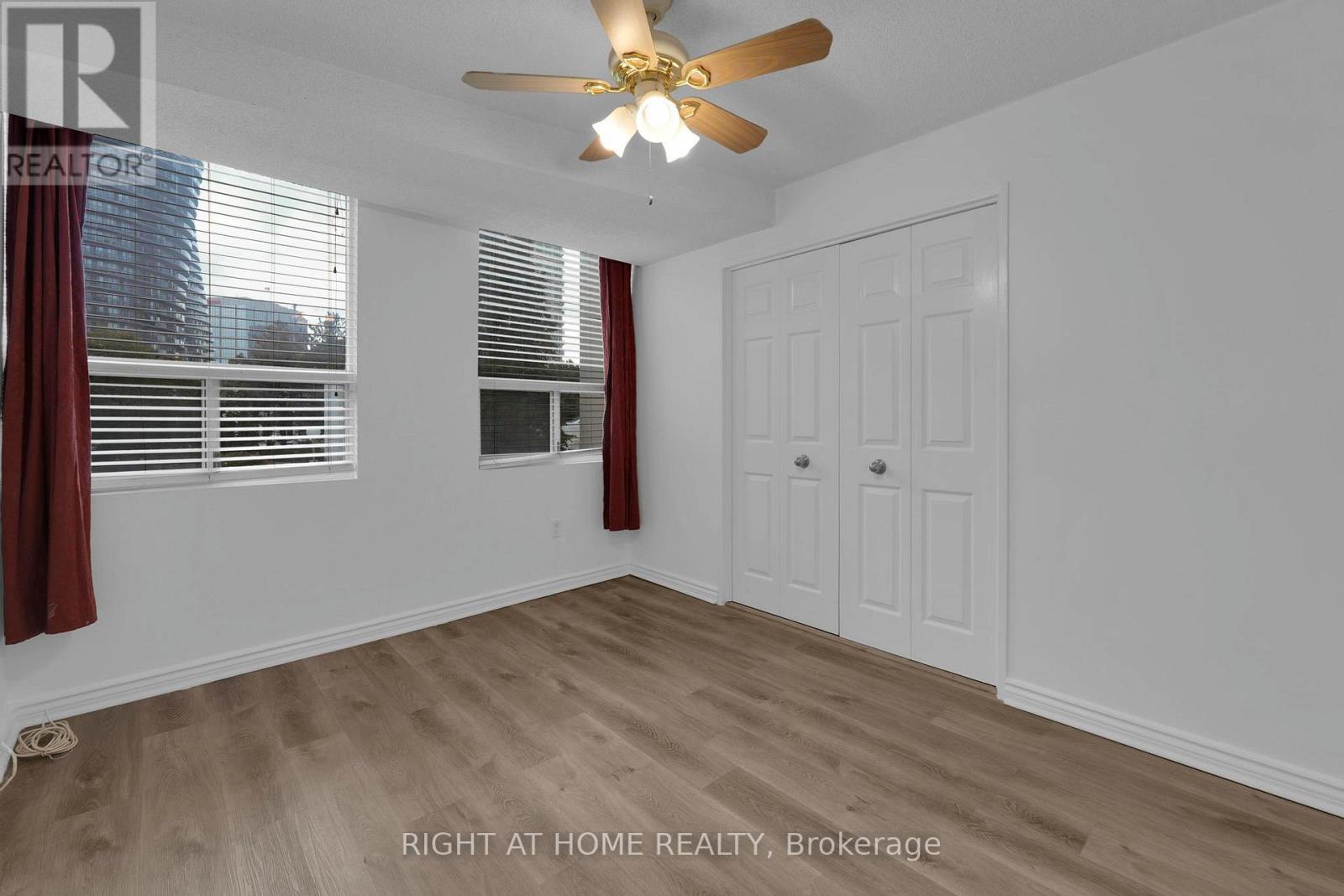 205 - 3650 Kaneff Crescent, Mississauga, Ontario  L5A 4A1 - Photo 26 - W12456647