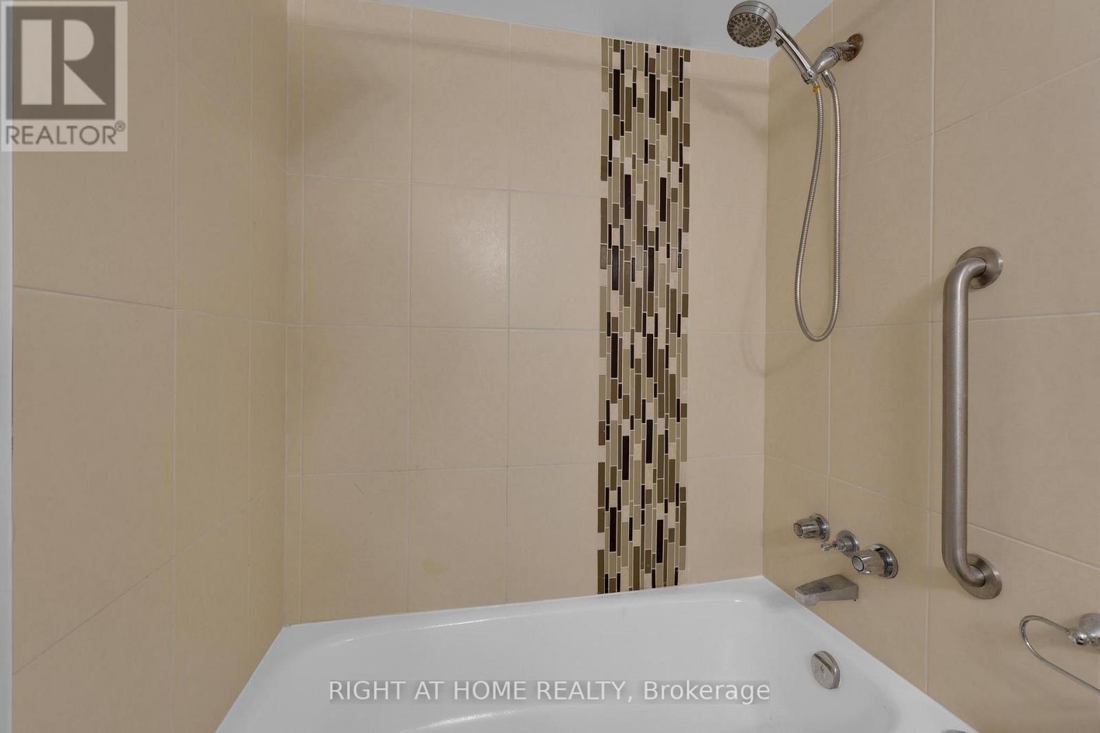 205 - 3650 Kaneff Crescent, Mississauga, Ontario  L5A 4A1 - Photo 29 - W12456647