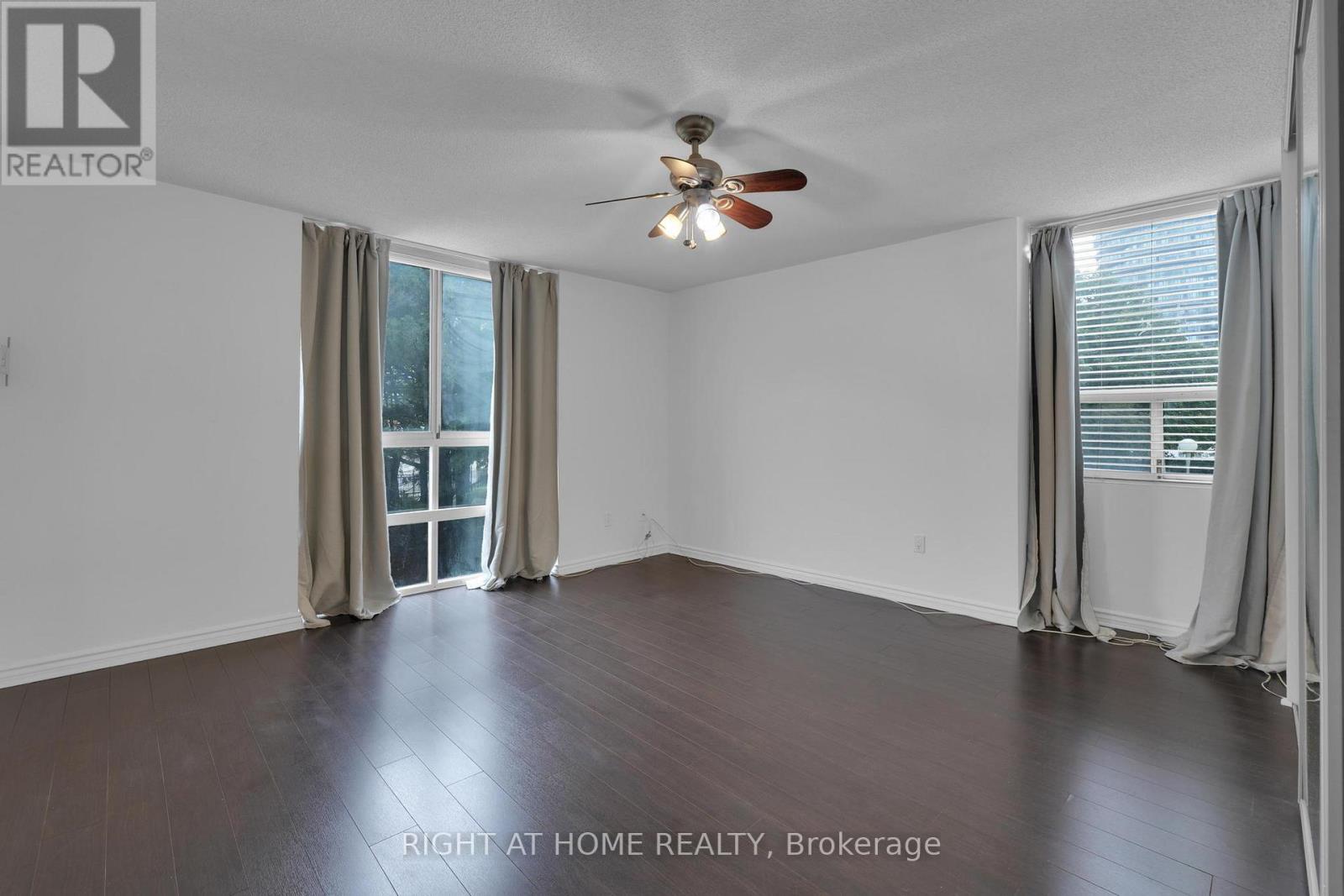 205 - 3650 Kaneff Crescent, Mississauga, Ontario  L5A 4A1 - Photo 30 - W12456647