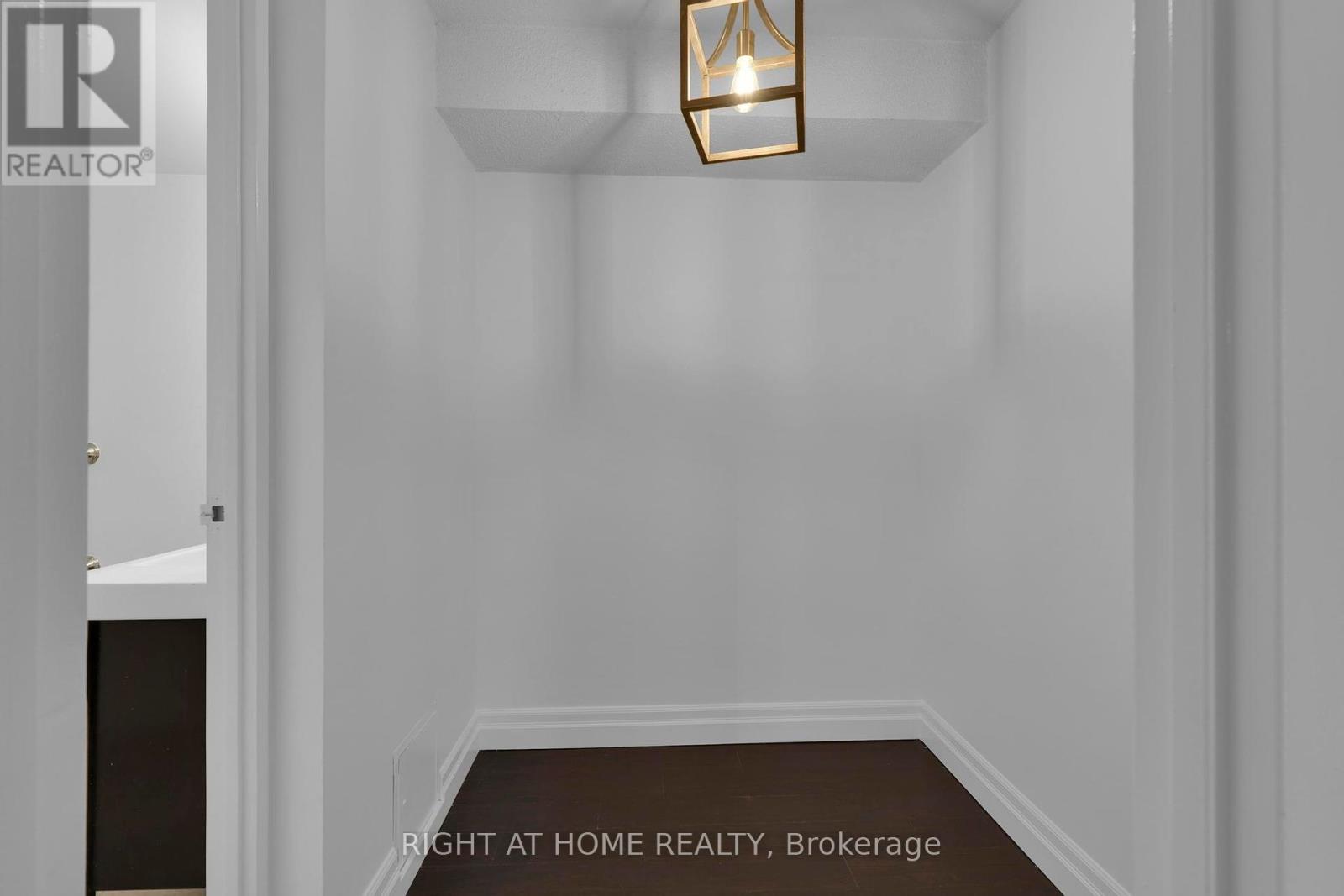 205 - 3650 Kaneff Crescent, Mississauga, Ontario  L5A 4A1 - Photo 33 - W12456647